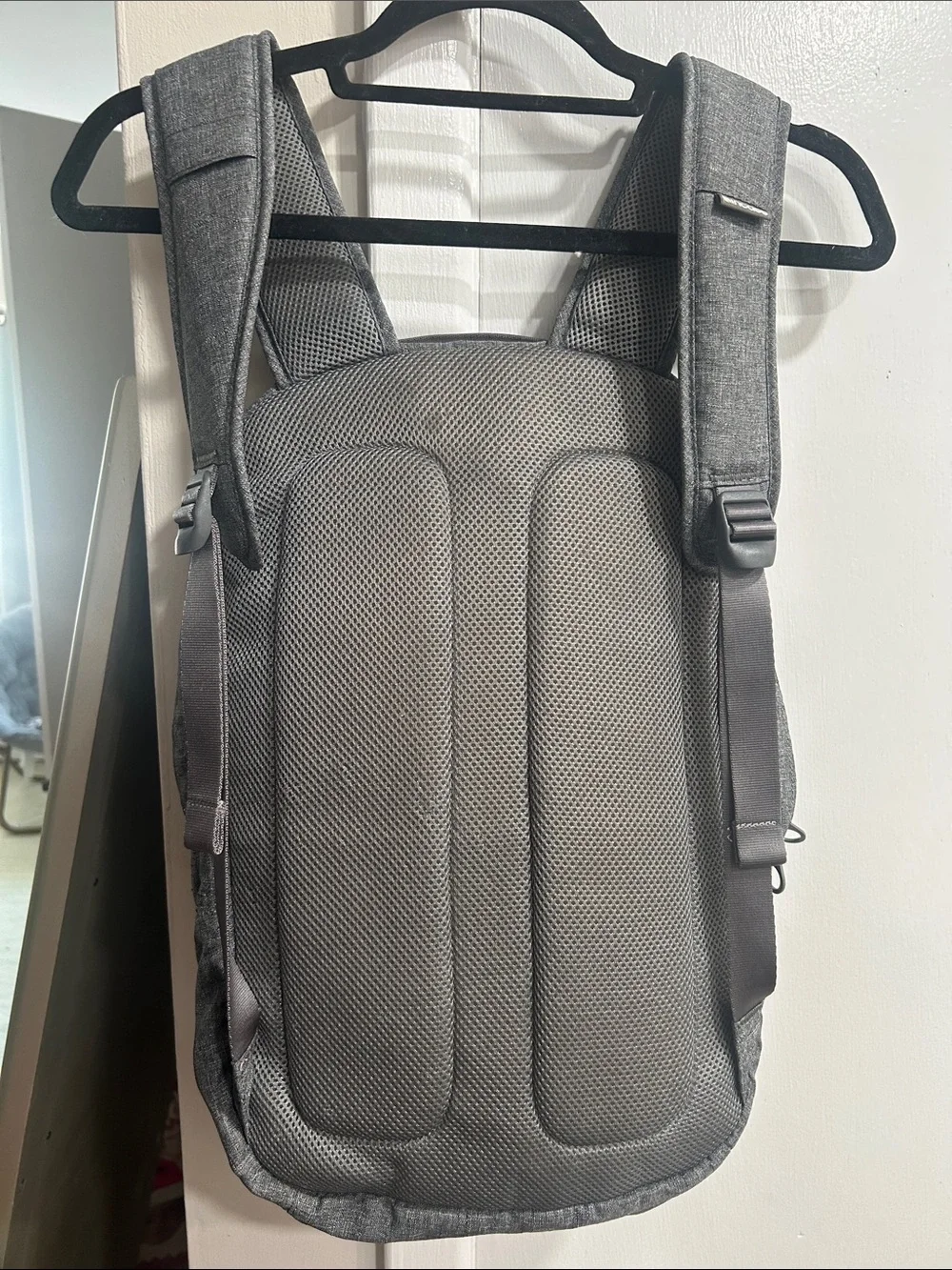 Incase sleek gray
